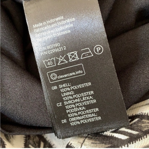 H&M Modest Shift 3/4 Sleeve Geometric Print Dress - Picture 6 of 6